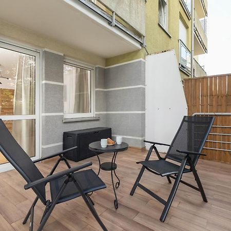 Pleasant Apartment With Terrace Cracow By Noclegi Renters 克拉科夫 外观 照片