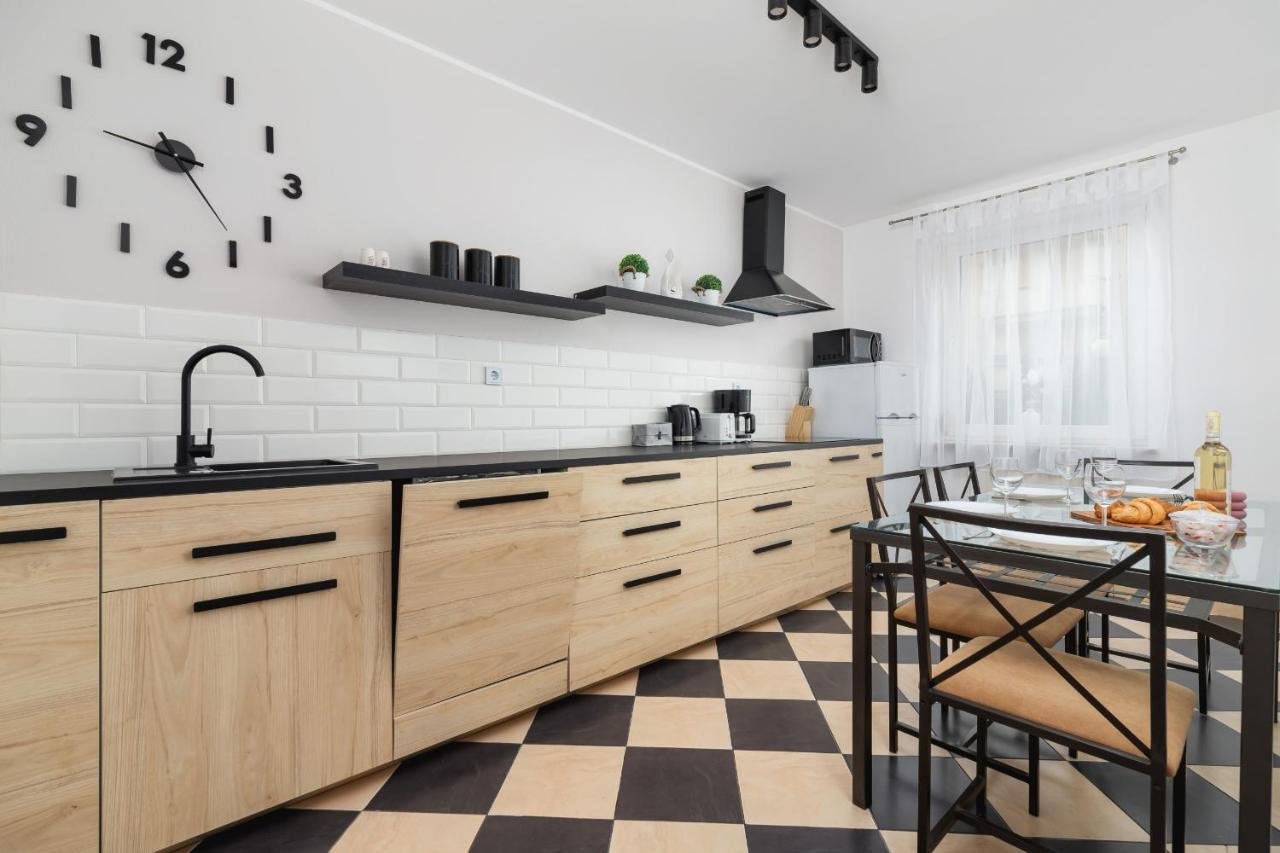 Pleasant Apartment With Terrace Cracow By Noclegi Renters 克拉科夫 外观 照片