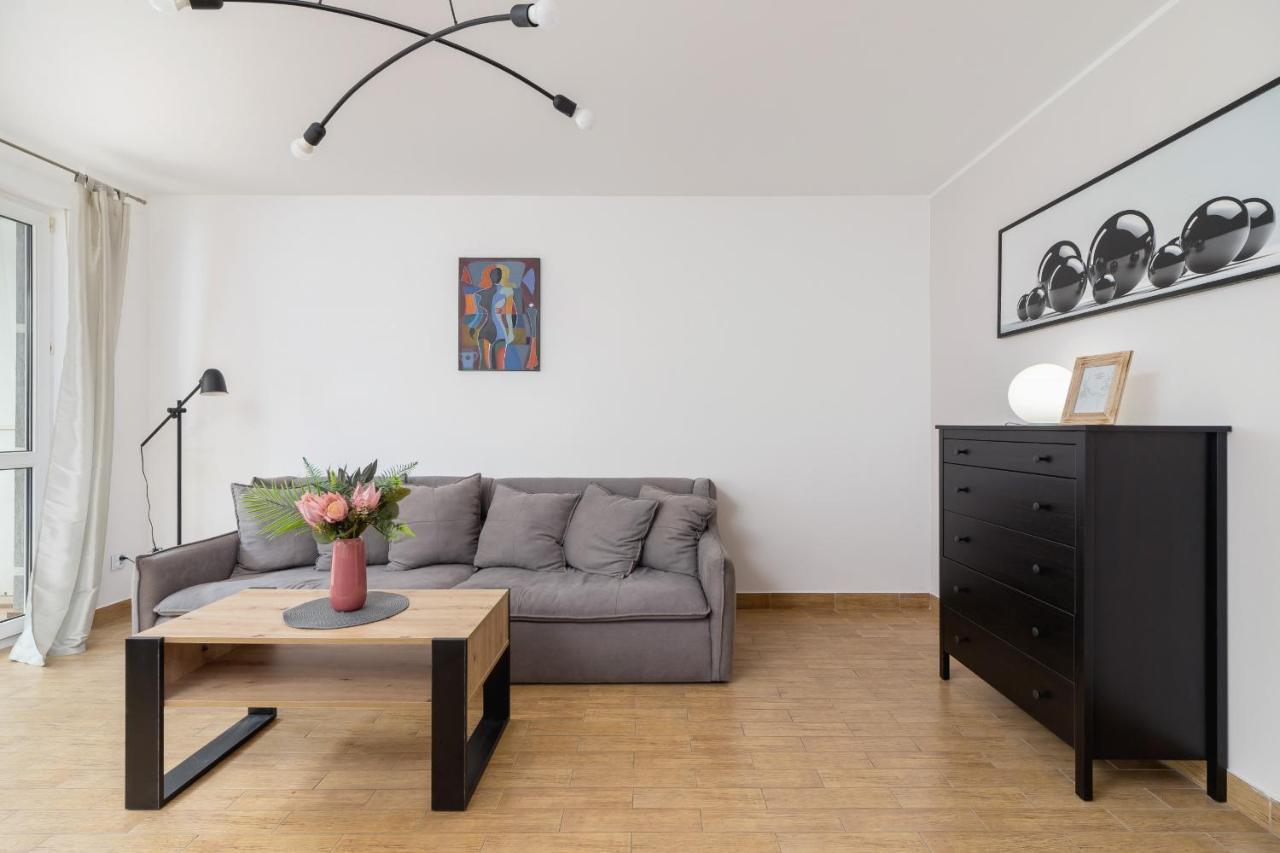 Pleasant Apartment With Terrace Cracow By Noclegi Renters 克拉科夫 外观 照片
